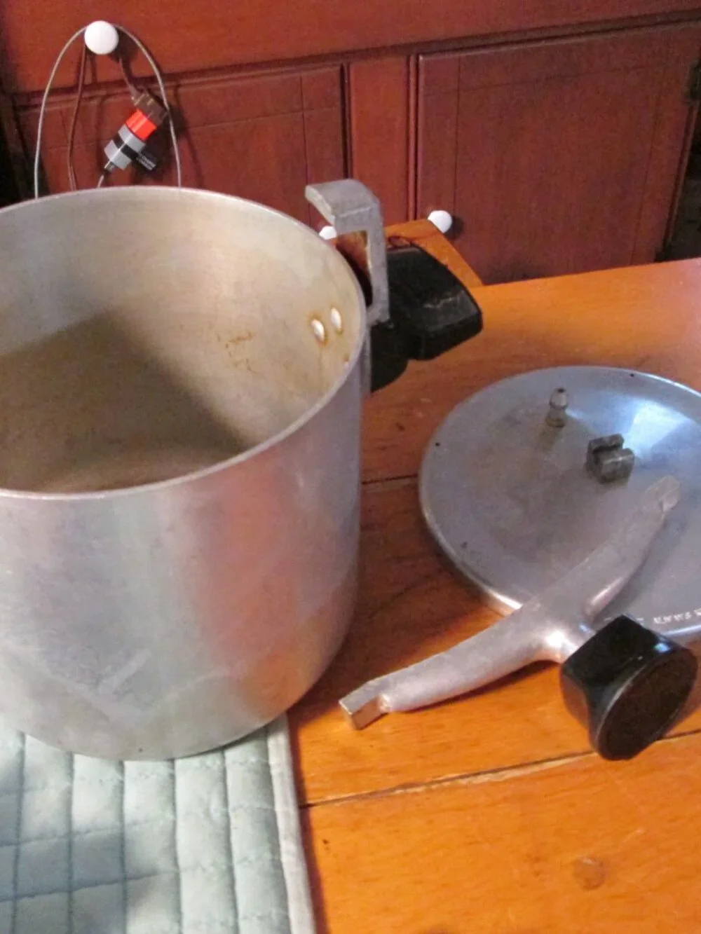 Vtg Wearever chicken cooker pressure cooker seal locked stove top